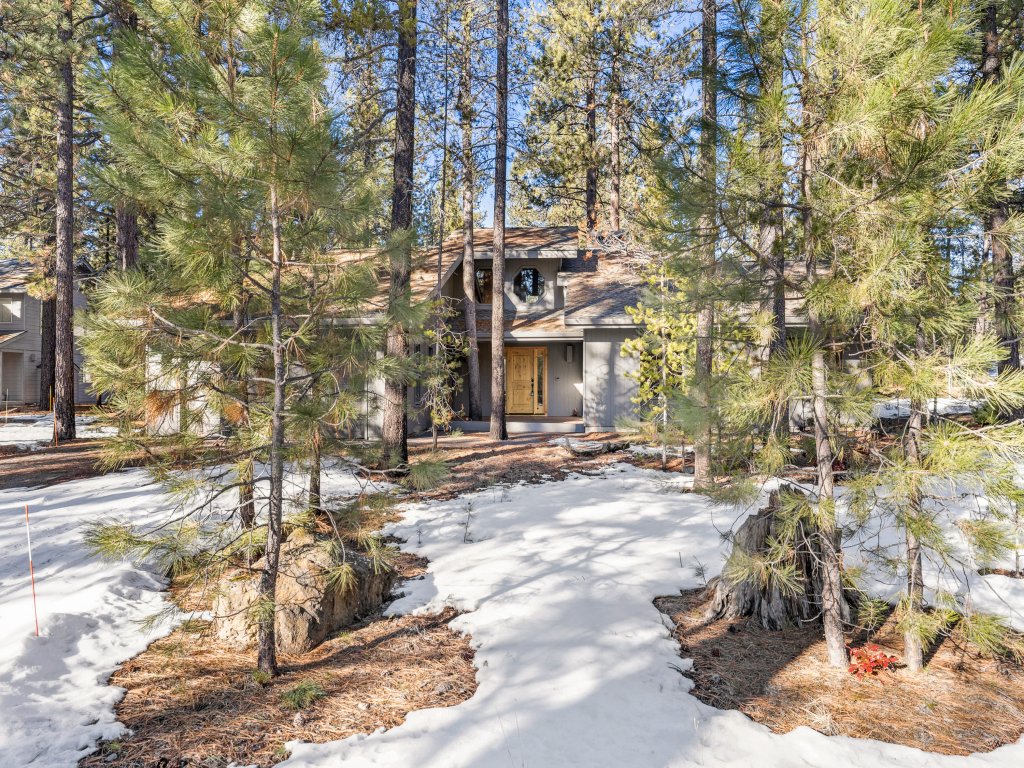14 Mt Hood Vacation Rental in Sunriver - RedAwning