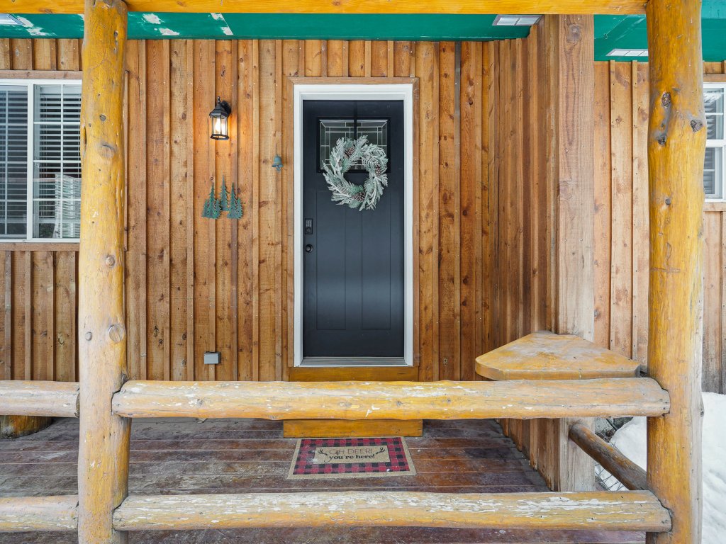 Basecamp Vacation Rental in Oregon - RedAwning