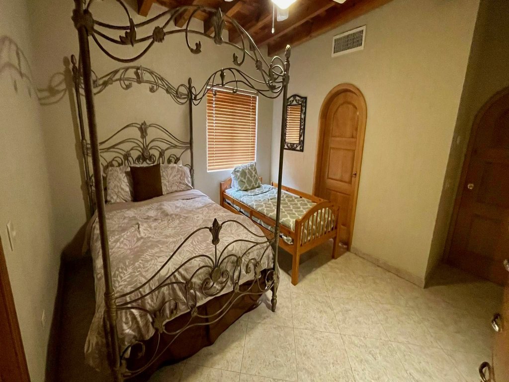 V-06 Vacation Rental - RedAwning