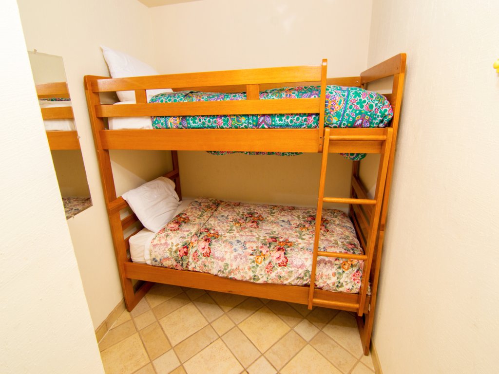 BN-102 Vacation Rental - RedAwning