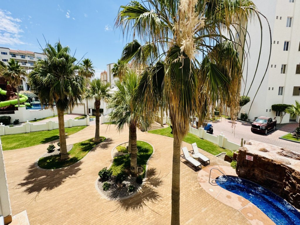 BN-204 Vacation Rental - RedAwning