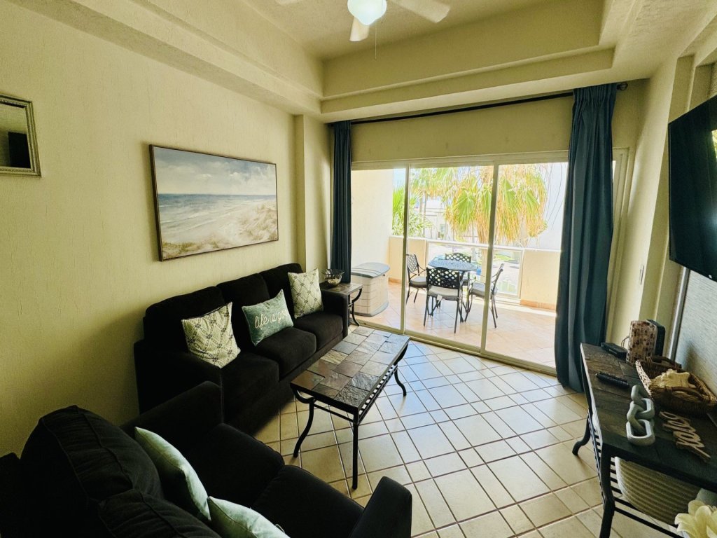 BN-204 Vacation Rental - RedAwning