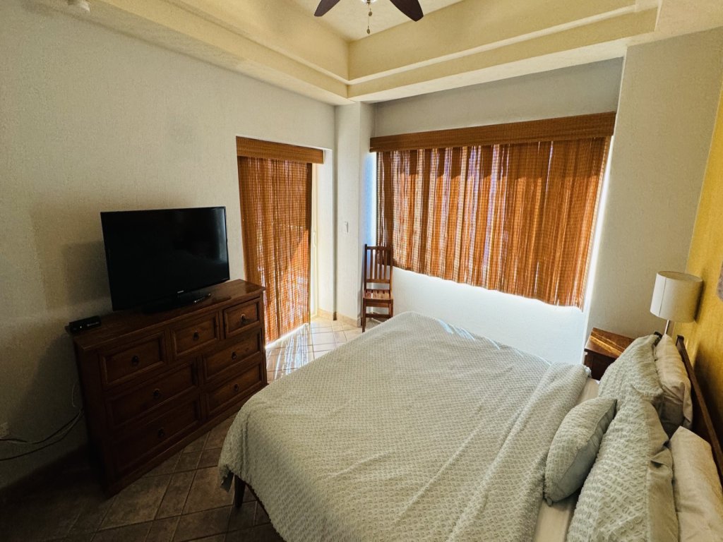 D-305 Vacation Rental - RedAwning