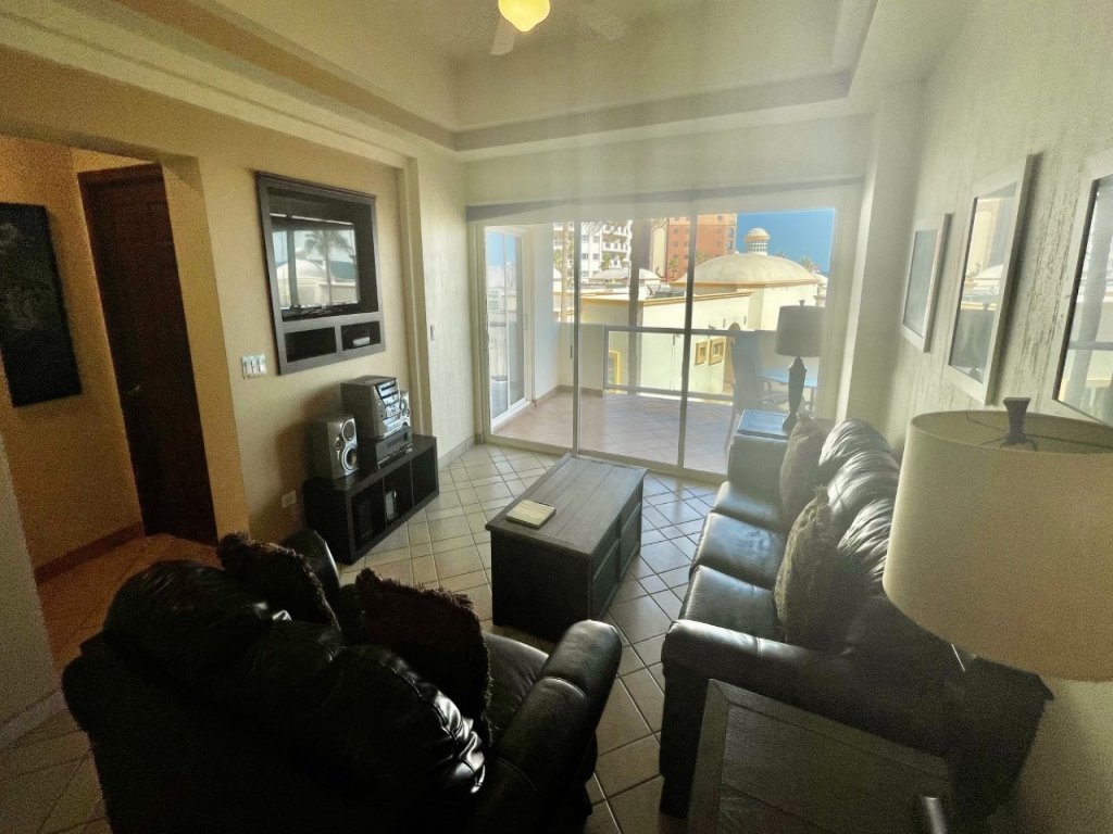 G-201 Vacation Rental - RedAwning