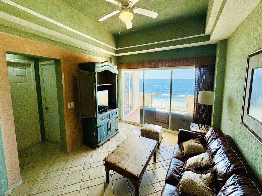 B-604 Vacation Rental - RedAwning