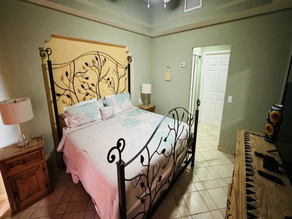 B-604 Vacation Rental - RedAwning