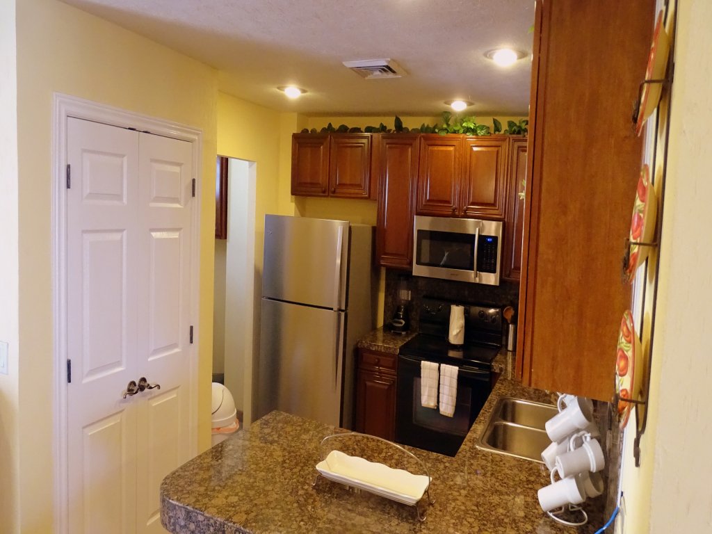 BN-401 Vacation Rental - RedAwning