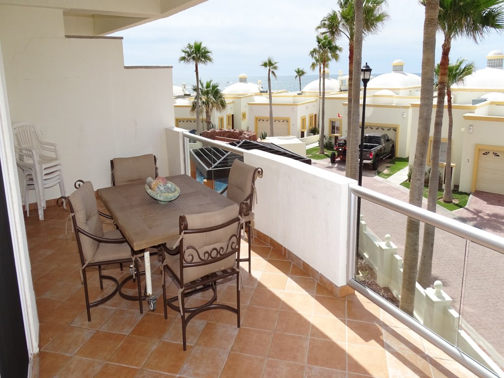B-201 Vacation Rental - RedAwning