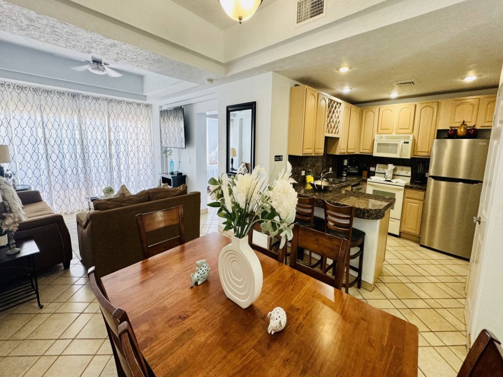 G-402 Vacation Rental - RedAwning
