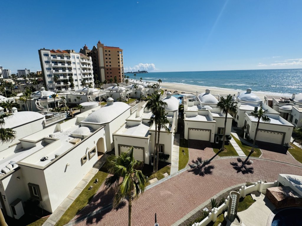 G-402 Vacation Rental - RedAwning