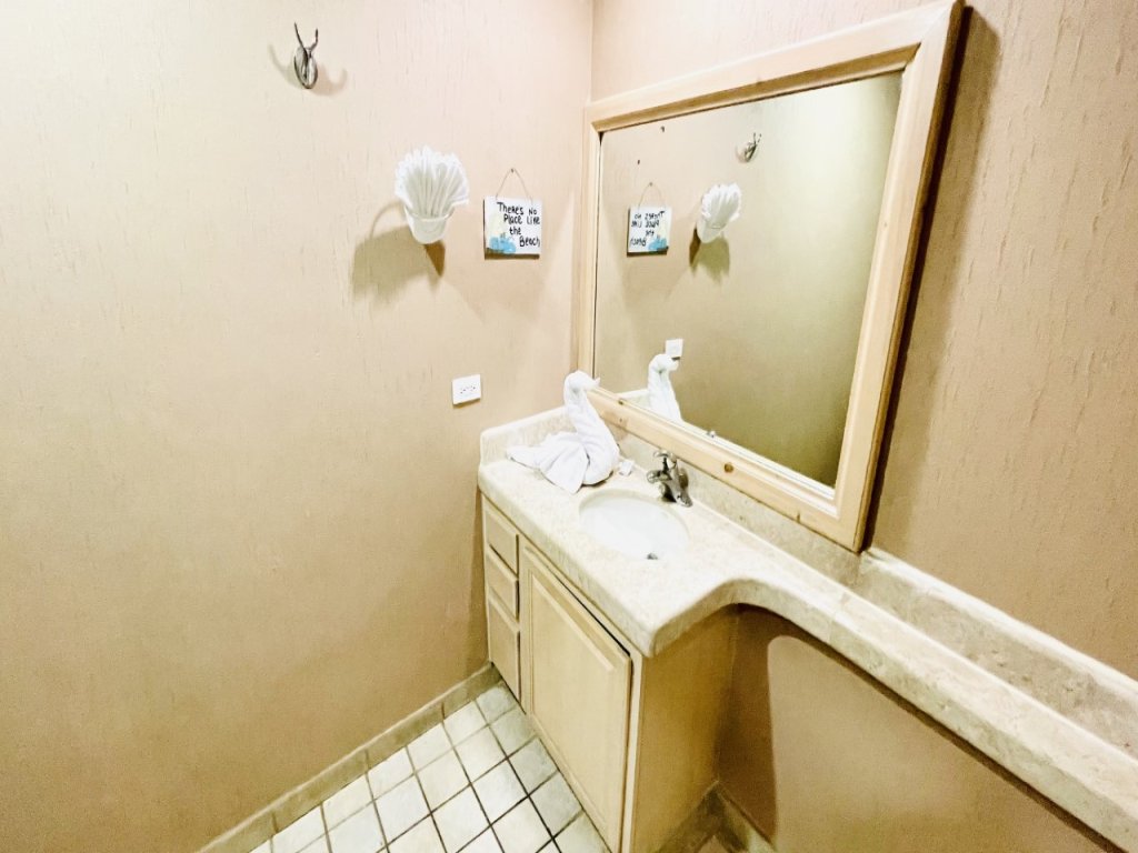 B-104 Vacation Rental - RedAwning