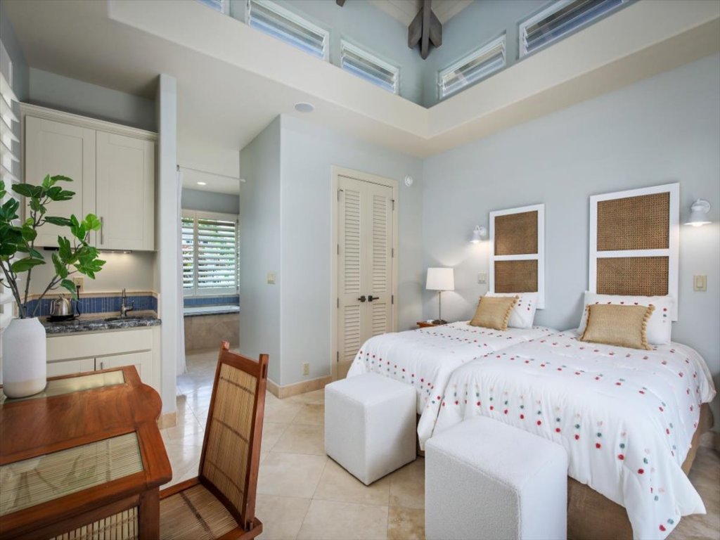 Puuwai Alii Estate Vacation Rental in Kailua Kona - RedAwning