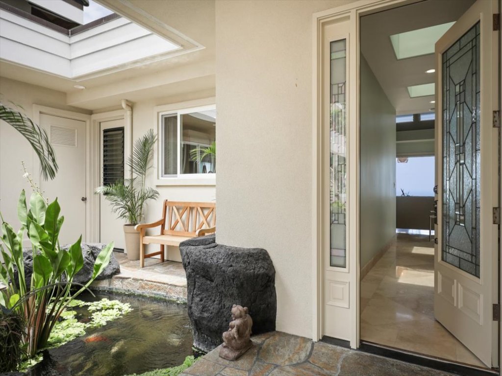Puuwai Alii Estate Vacation Rental in Kailua Kona - RedAwning