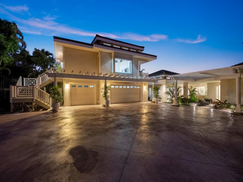Puuwai Alii Estate Vacation Rental in Kailua Kona - RedAwning