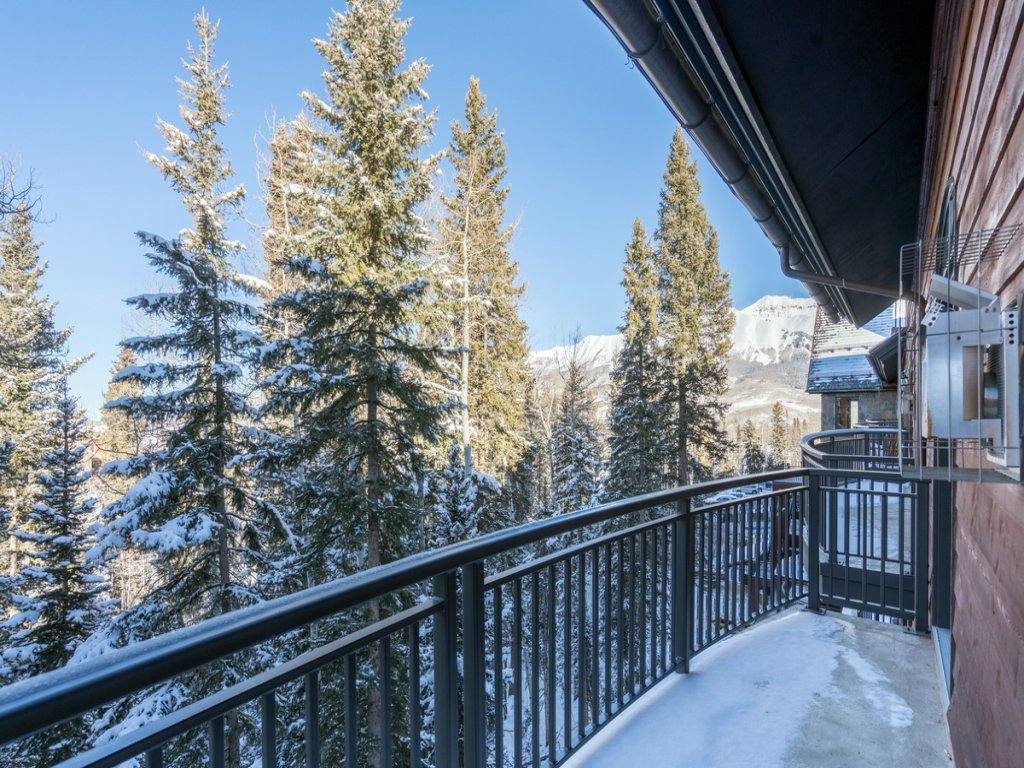 Bear Creek Lodge Deluxe Apartment Vacation Rental in Mountain Village - RedAwning