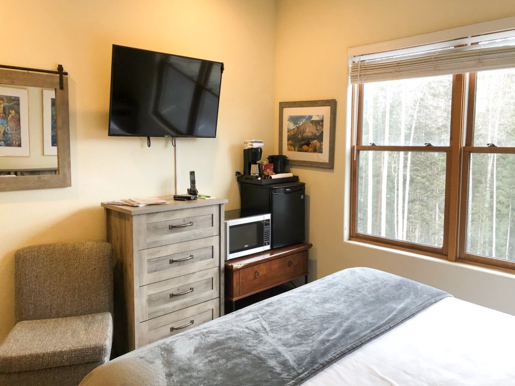Bear Creek Lodge Standard Suite Vacation Rental in Mountain Village - RedAwning