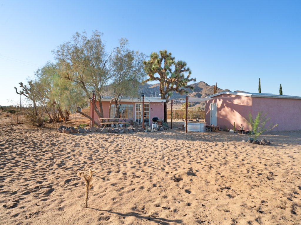 Goat House - BBQ, Hammocks and Dark Skies! Vacation Rental in California - RedAwning