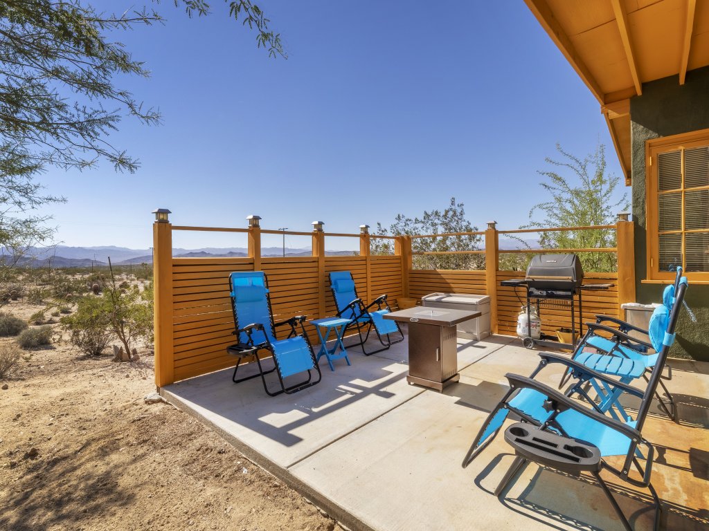 Martian Rose - Out of this World Stargazing Cabin Vacation Rental in California - RedAwning
