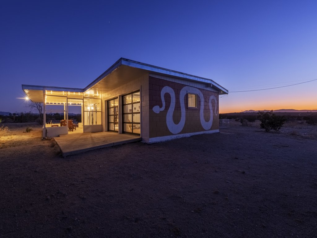 That Desert House - Hot Tub, Privacy & Desert Views! Vacation Rental in Twentynine Palms - RedAwning