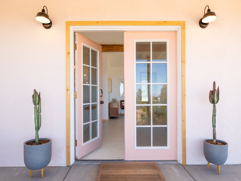 Flamingo Ranch - Dreamy Desert Design with Hot Tub Vacation Rental in California - RedAwning