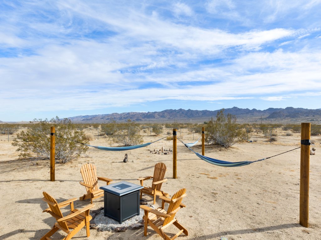 Mojave Ranch - Fire Pit, Dark Skies and Desert Views! Vacation Rental in California - RedAwning