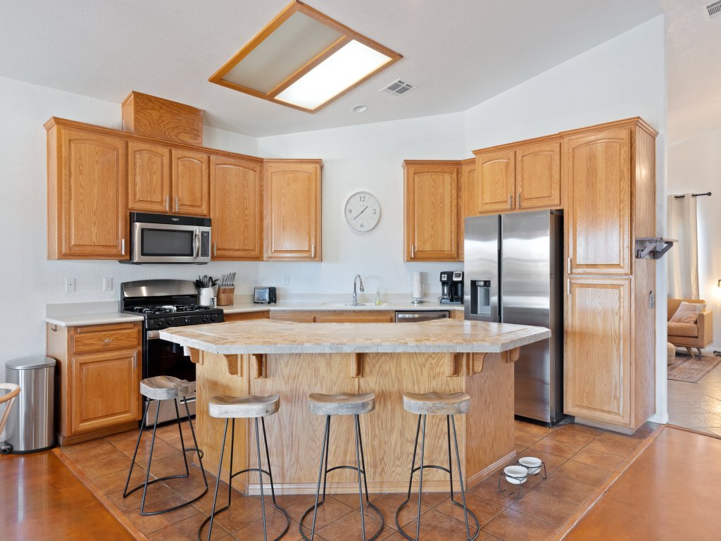 Euphorbia House - Fire Pit, Ping Pong, Tether Ball & Dark Skies Vacation Rental in California - RedAwning