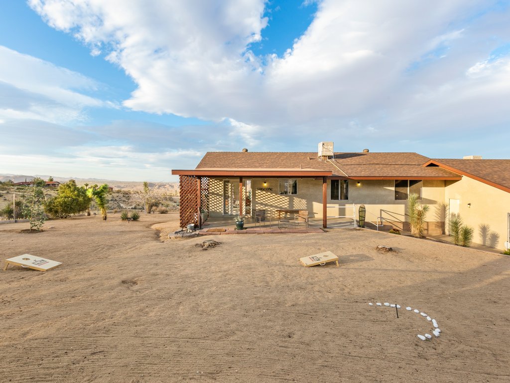 High View Haven - Hot Tub, Fire Pit & BBQ in Joshua Tree! Vacation Rental in California - RedAwning