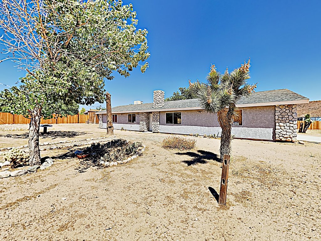 Rawhide Ranch - Walk to Pappy and Harriet's with Hot Tub! Vacation Rental in California - RedAwning