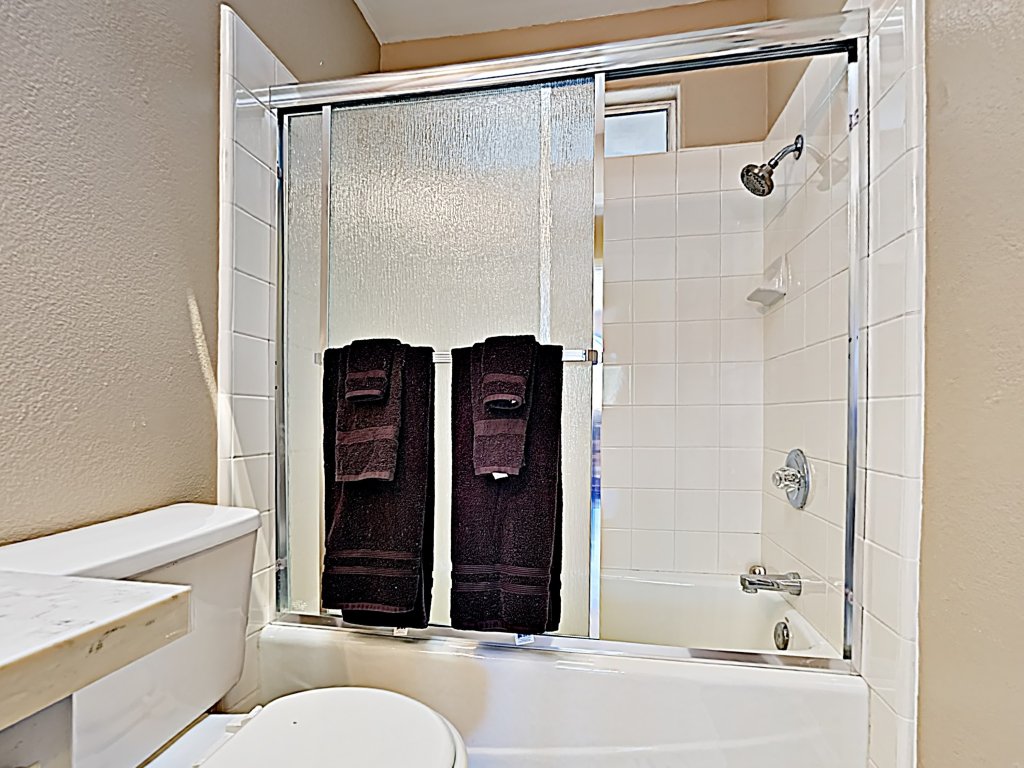 Rawhide Ranch - Walk to Pappy and Harriet's with Hot Tub! Vacation Rental in California - RedAwning