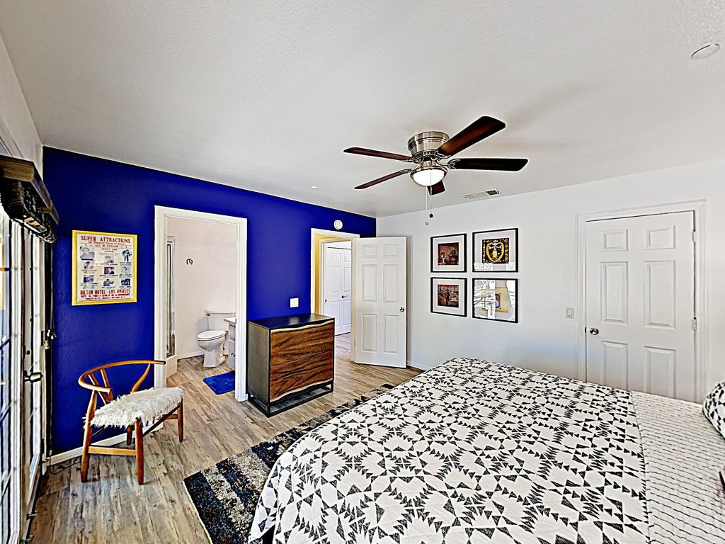 Rawhide Ranch - Walk to Pappy and Harriet's with Hot Tub! Vacation Rental in California - RedAwning
