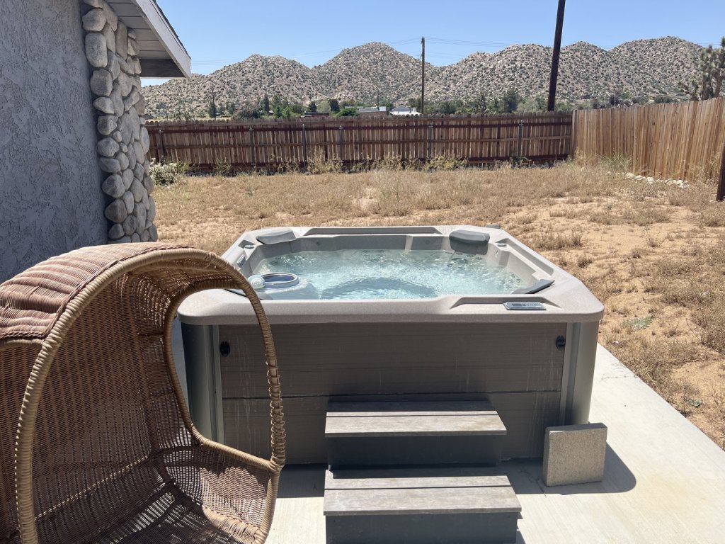Rawhide Ranch - Walk to Pappy and Harriet's with Hot Tub! Vacation Rental in California - RedAwning