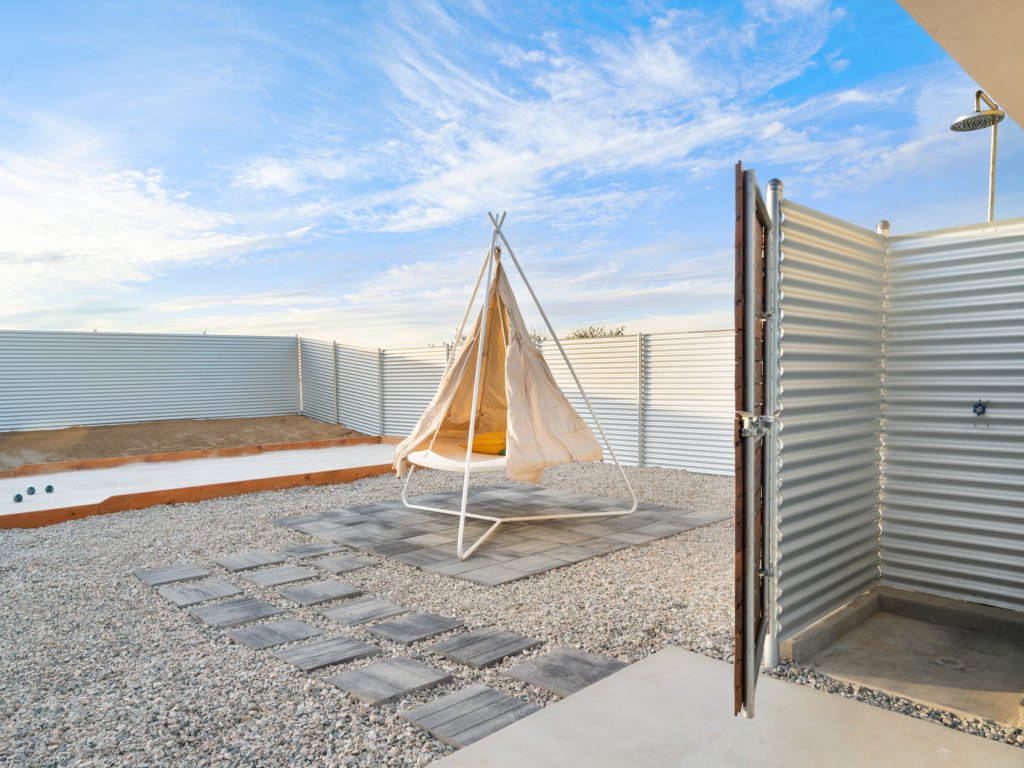 Sun Oro Joshua Tree - Hot Tub, BBQ, Fire Pit & Gameroom Vacation Rental in California - RedAwning