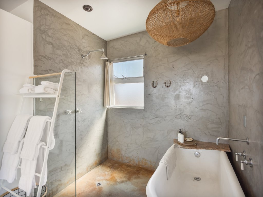 Jensen House - Incredible Desert Views Vacation Rental in California - RedAwning