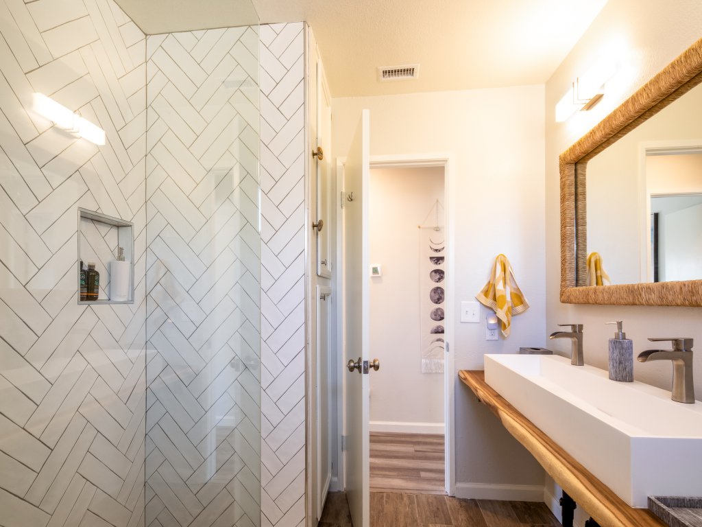 Sage & Stardust Retreat – Hot Tub, Yoga Studio, Near Park Vacation Rental in California - RedAwning