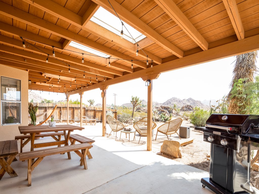 Sage & Stardust Retreat – Hot Tub, Yoga Studio, Near Park Vacation Rental in California - RedAwning
