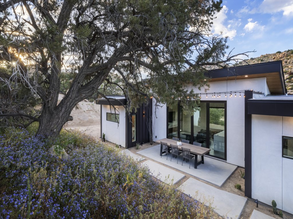A Little Tish - Secluded Stargazers Getaway Vacation Rental in California - RedAwning