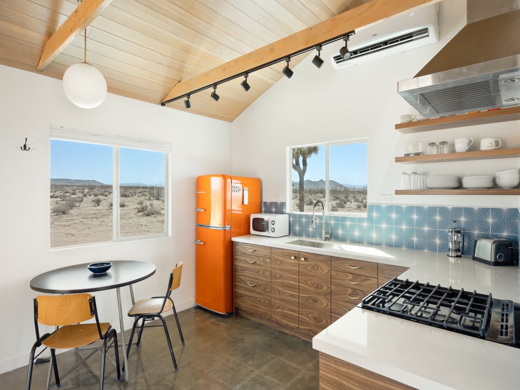 Green Jackrabbit - Hot Tub, Record Player Vacation Rental in California - RedAwning