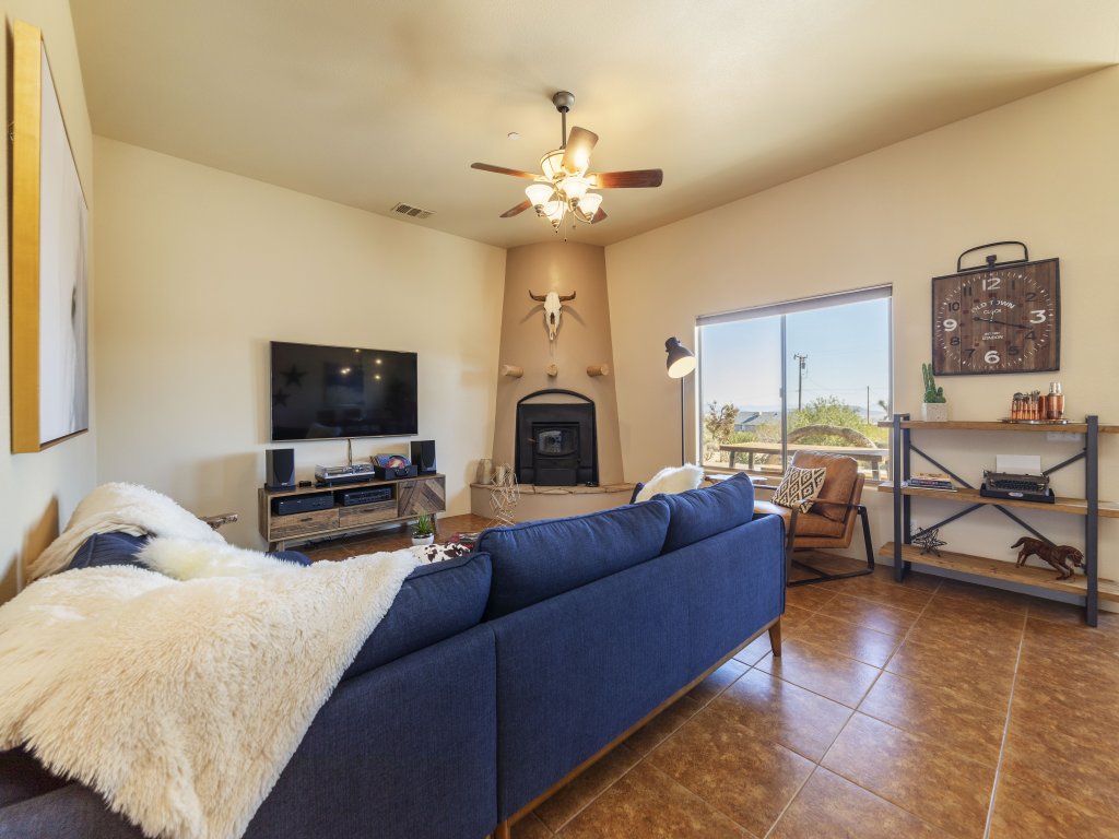 Horizon House | Hot Tub, Fire Pit & BBQ | Adobe in JT Vacation Rental in California - RedAwning