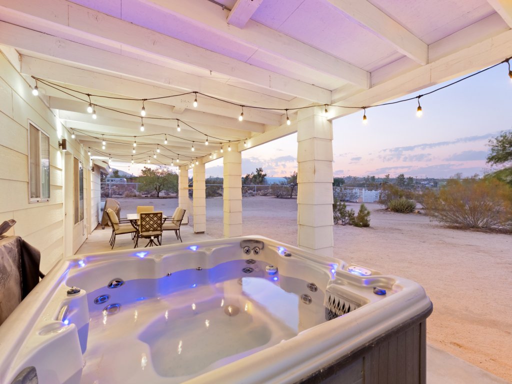 Golden Desert Ranch - Hot Tub, Fire Pit and BBQ! Vacation Rental in California - RedAwning
