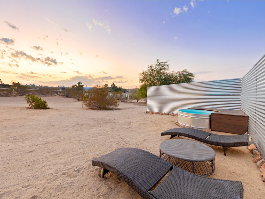 Golden Desert Ranch - Hot Tub, Fire Pit and BBQ! Vacation Rental in California - RedAwning