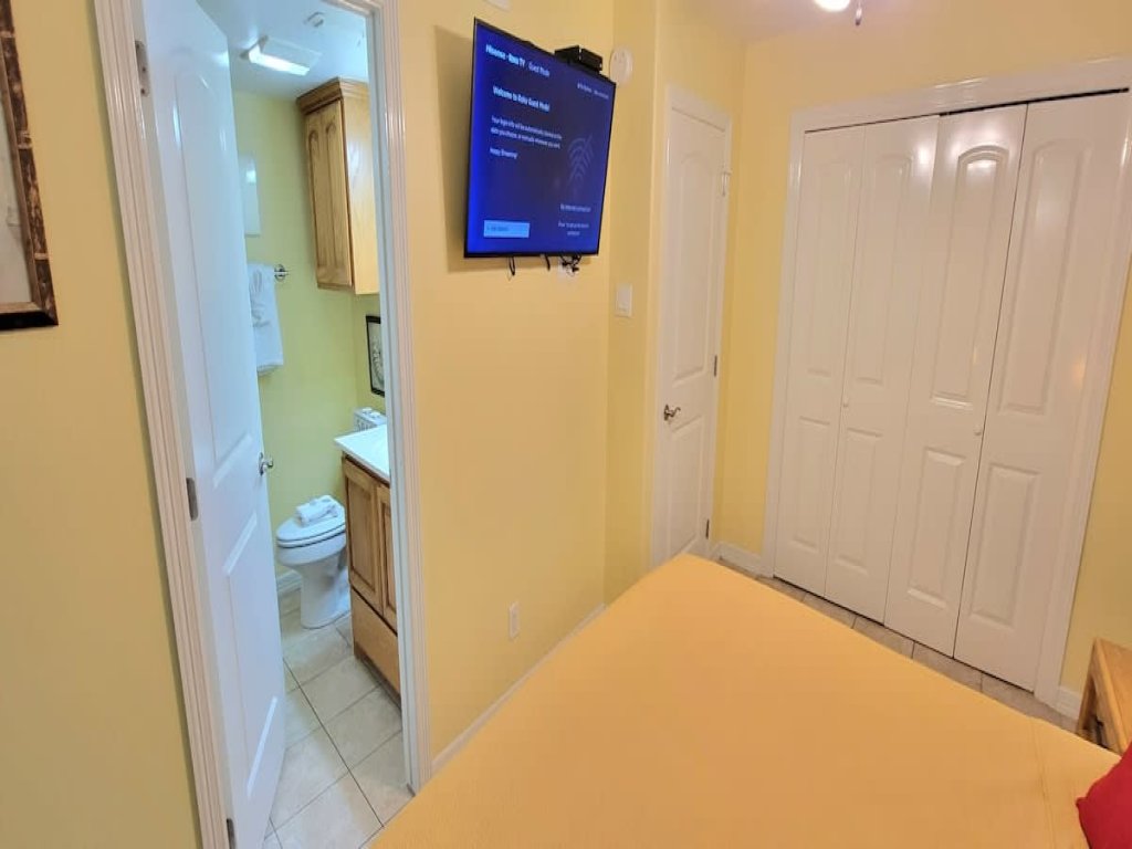 * Near Beach * Cute & Cozy Pool Vacation Rental in South Padre Island - RedAwning