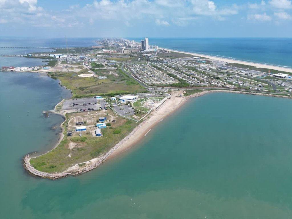 * Near Beach * Cute & Cozy Pool Vacation Rental in South Padre Island - RedAwning