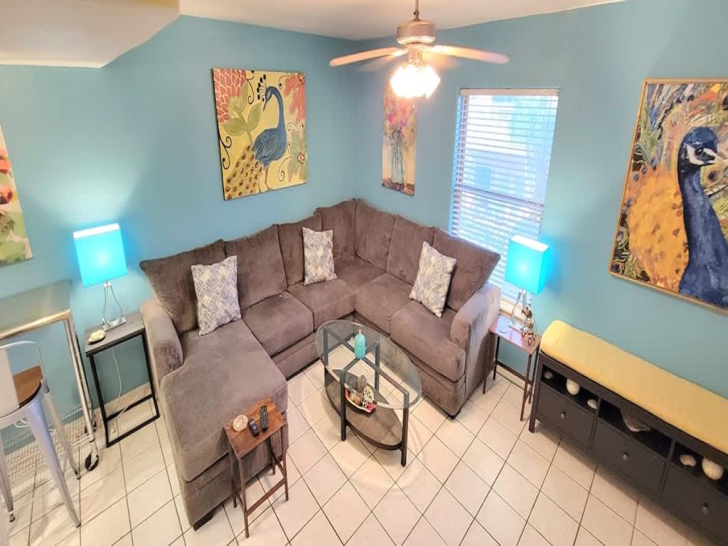 * Near Beach * Cute & Cozy Pool Vacation Rental in South Padre Island - RedAwning