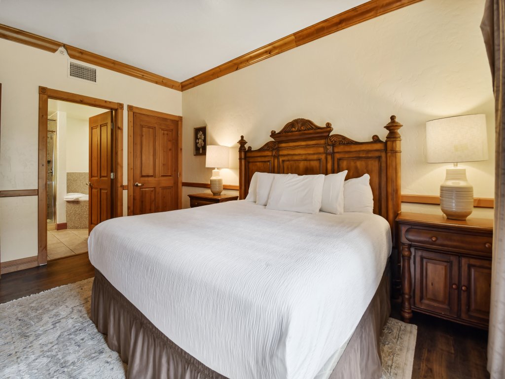 Villa 1082 - 3 Bed 3 Bath Full Kitchen Vacation Rental in Midway - RedAwning