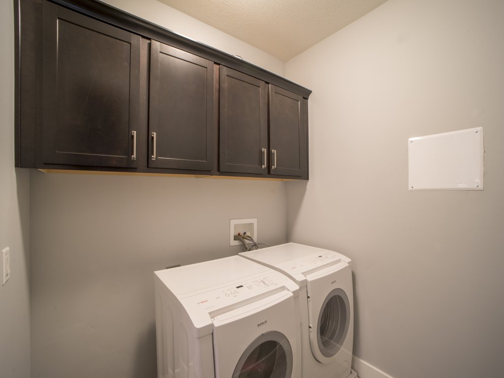 3 bedroom 3.5 bathroom Kanton 12 on the #1 Fairway at Homestead Vacation Rental in Midway - RedAwning