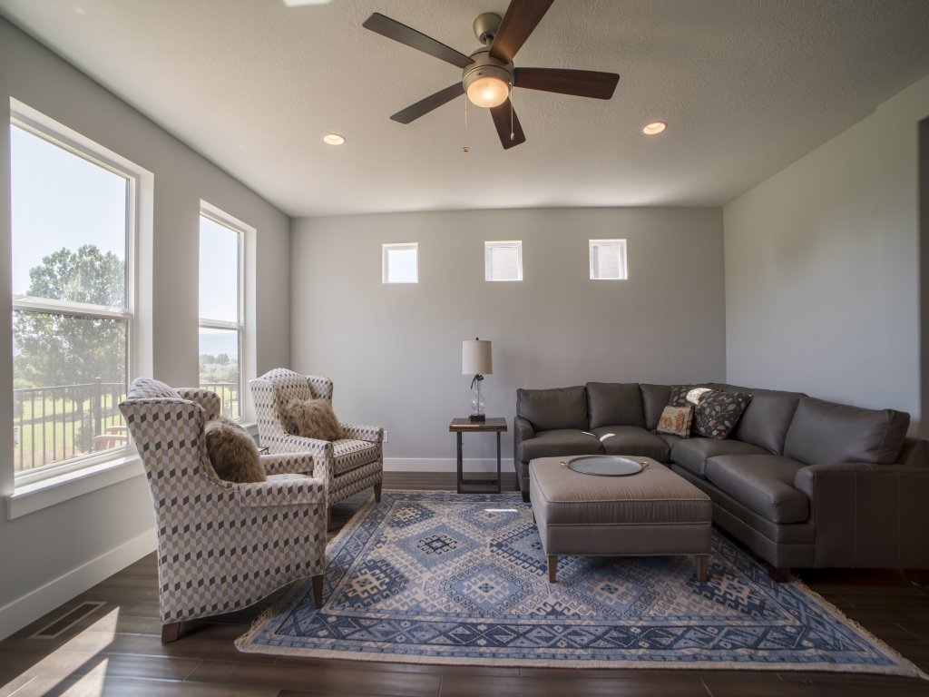 3 bedroom 3.5 bathroom Kanton 12 on the #1 Fairway at Homestead Vacation Rental in Midway - RedAwning