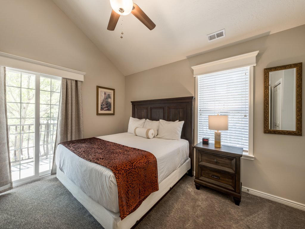 Wintergreen 2204 2 Bedroom 2 Bathroom Full Kitchen Condo Vacation Rental in Midway - RedAwning