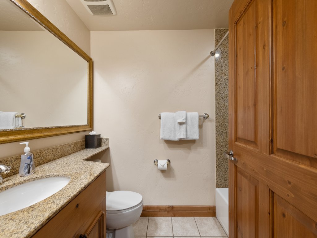 Villa 3056 3 Bed 3 Bath Full Kitchen Vacation Rental in Midway - RedAwning