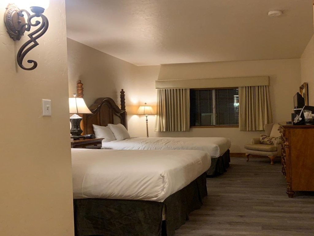 Villa 2076 2 Bed 2 Bath Full Kitchen Vacation Rental in Midway - RedAwning