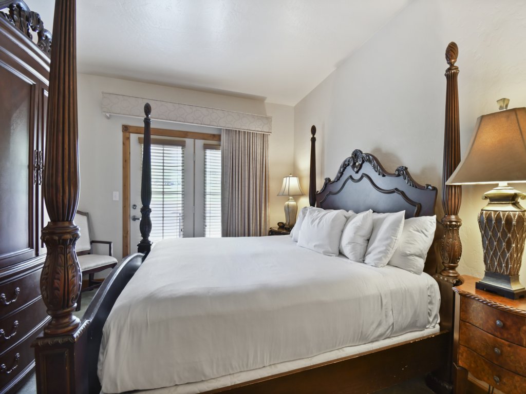 Villa 2015 2 Bed 2 Bath Full Kitchen Vacation Rental in Midway - RedAwning